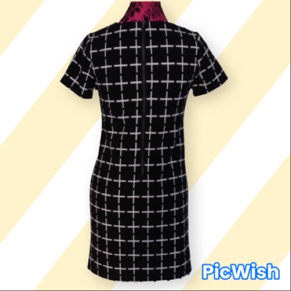 Romeo & Juliet Couture Shift Dress - Picture 7 of 7